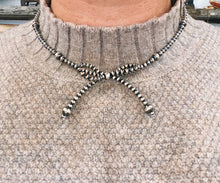 Load image into Gallery viewer, Navajo Pearl Bow Necklace