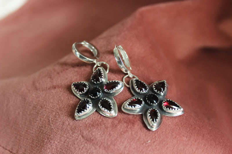 Garnet Flower Huggies