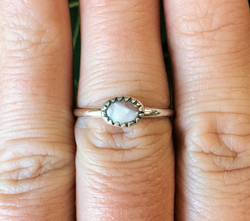 Mother of Pearl Ring - Size 10