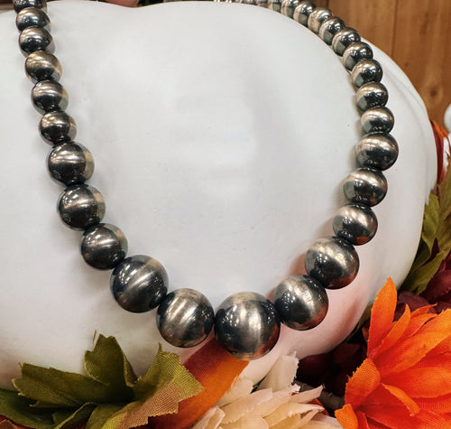 Chunky Graduated Pearl Choker