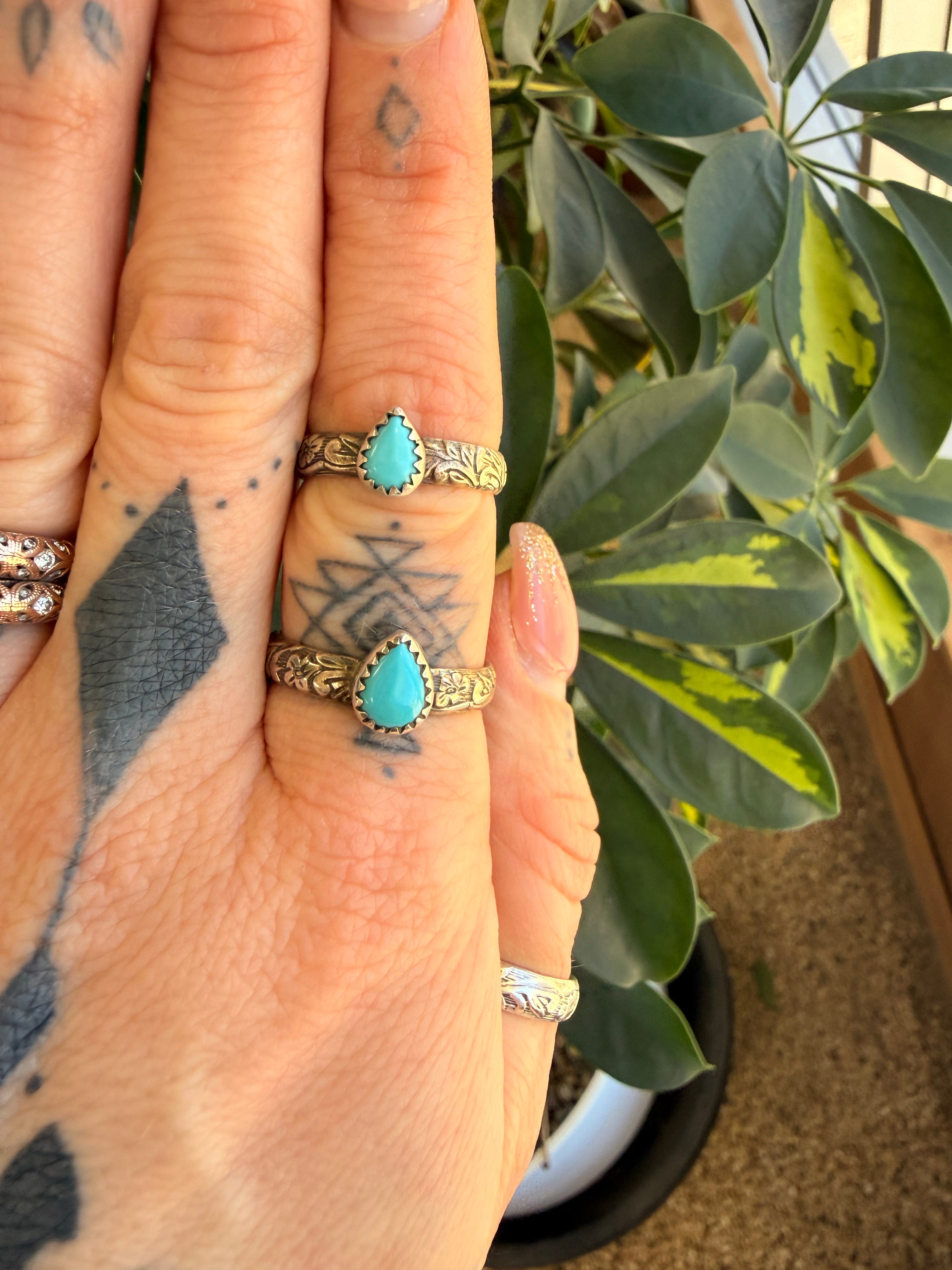 Kingman Teardrop Oak Floral Ring