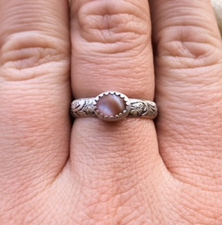 Mother of Pearl Ring - Size 9