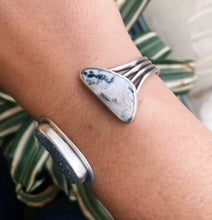 Load image into Gallery viewer, White Buffalo and Druzy Cuff
