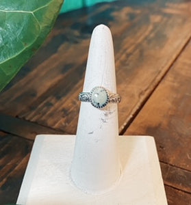 White Mountain Ring - Size 6