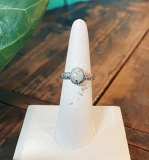 White Mountain Ring - Size 6